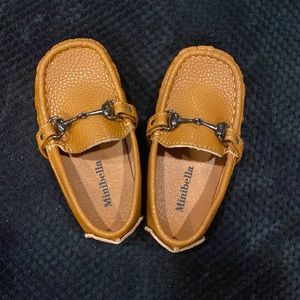 Size 25 toddler boy mini Bella loafers